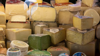 В Украине растет спрос на сыр, но в основном на импортную продукцию