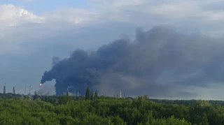 У РФ атака дронів зупинила ще один великий НПЗ