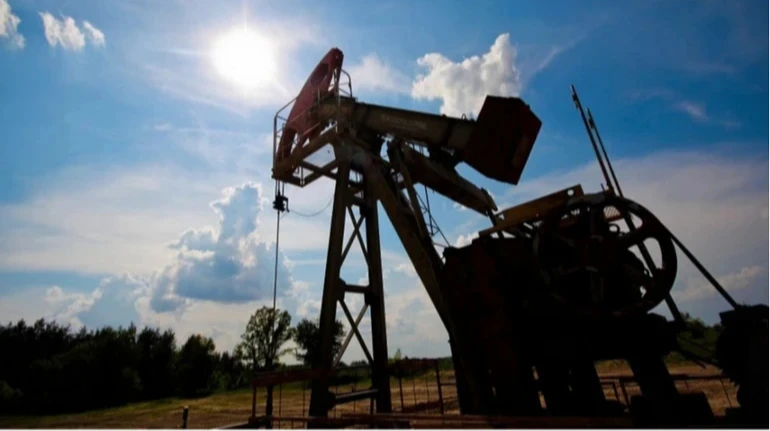 Россия перенаправит экспортную нефть на переработку из-за дефицита топлива