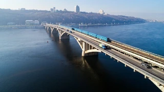 У Києві під час тривог обмежать рух чотирма мостами