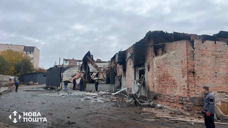 Росіяни вдарили по сортувальному депо Нової пошти на Чернігівщині: які наслідки