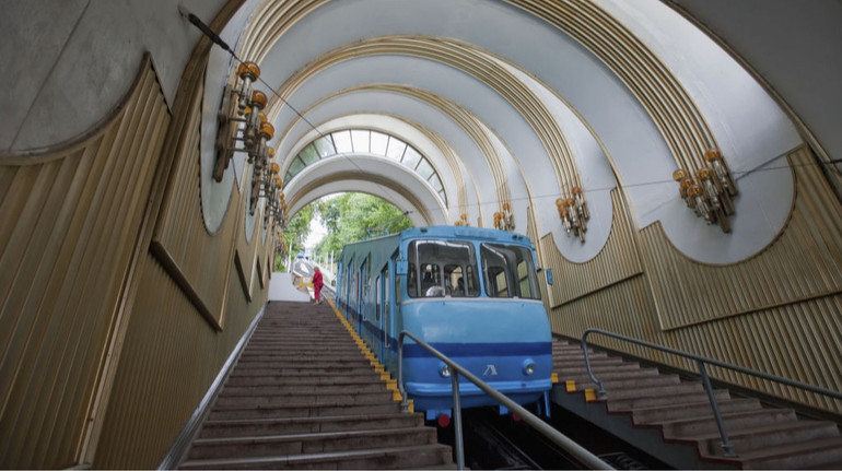 Фунікулер у Києві вдруге за добу зупинив роботу через відключення