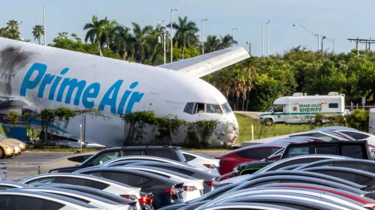 У Маямі сталася аварія літака Amazon Air: є загиблі і травмовані