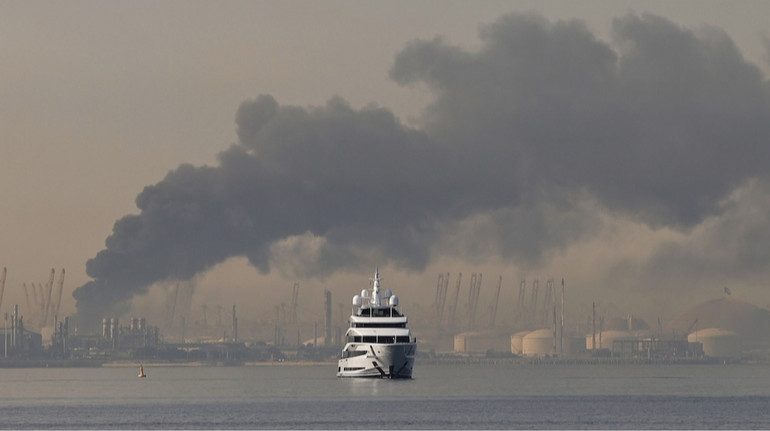 Саудовская Аравия, ОАЭ, Катар могут остановить все свои инвестиции, в том числе в спорт - FT