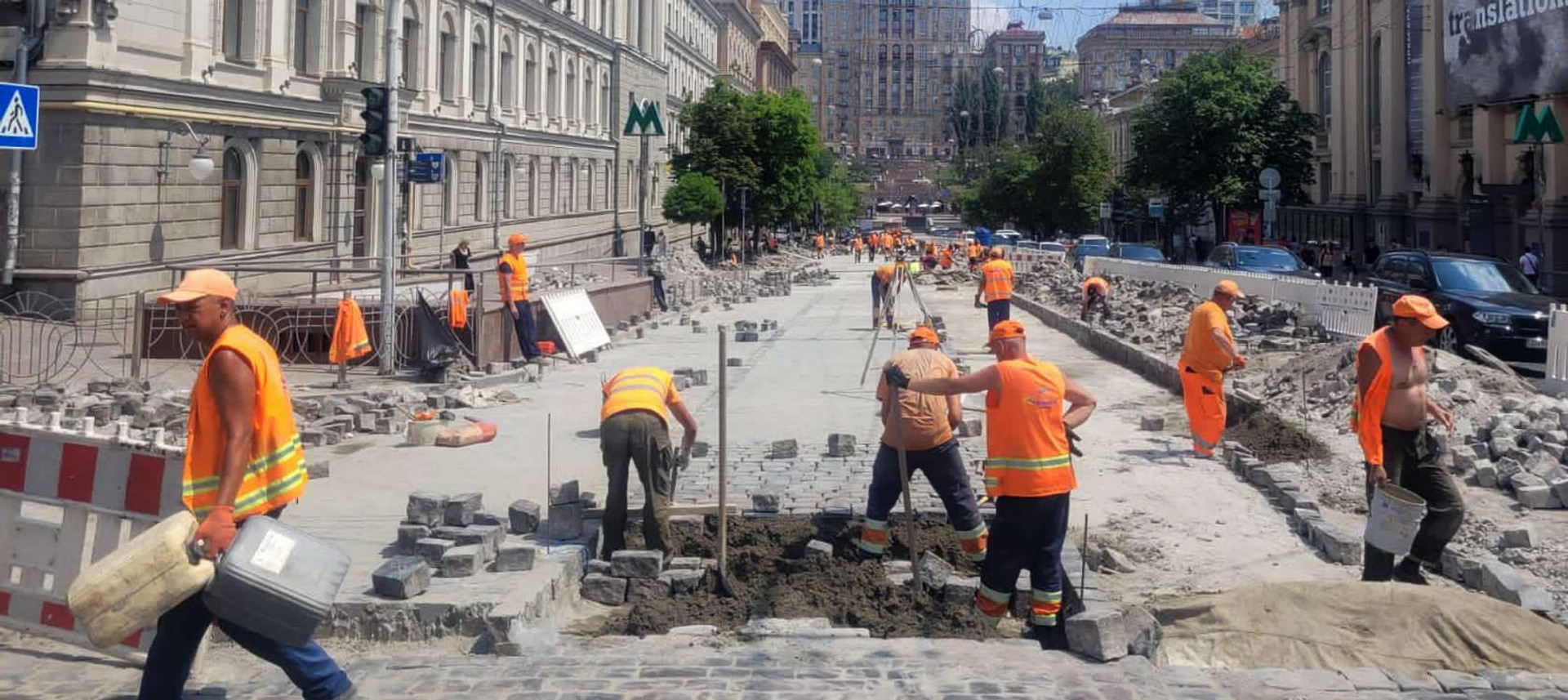 В стране война, а власти головой ушли в ремонты. Можно ли потратить эти деньги на армию?