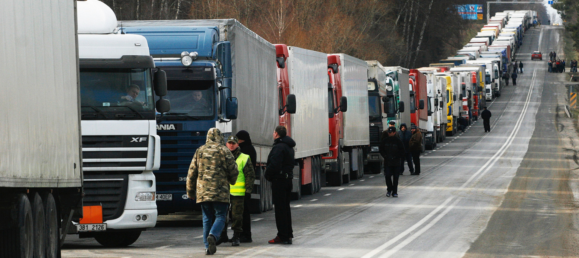 Блокада триває. Як позбутися 60-кілометрової черги вантажівок на кордоні з Польщею?