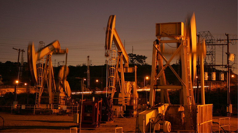 Нефть Brent восстановилась в цене после падения до минимума с 2021 года