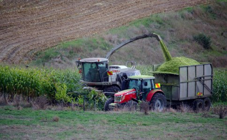 Новини 28 квітня: закон про землю, зростання зарплат, Смолія викликають у Раду