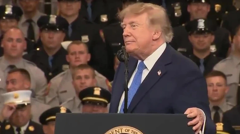 Трамп заявив, що планує оголосити Ормузьку протоку територією США