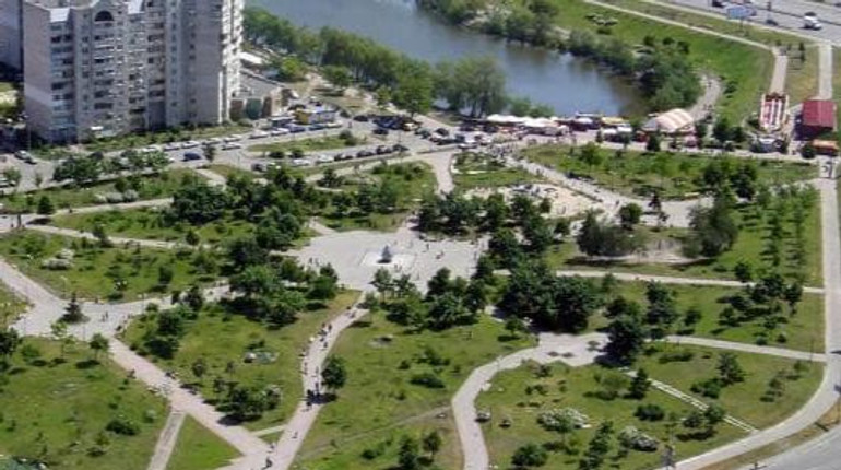 Фиктивный ремонт парка: служащим Киевзеленстроя вручили подозрения