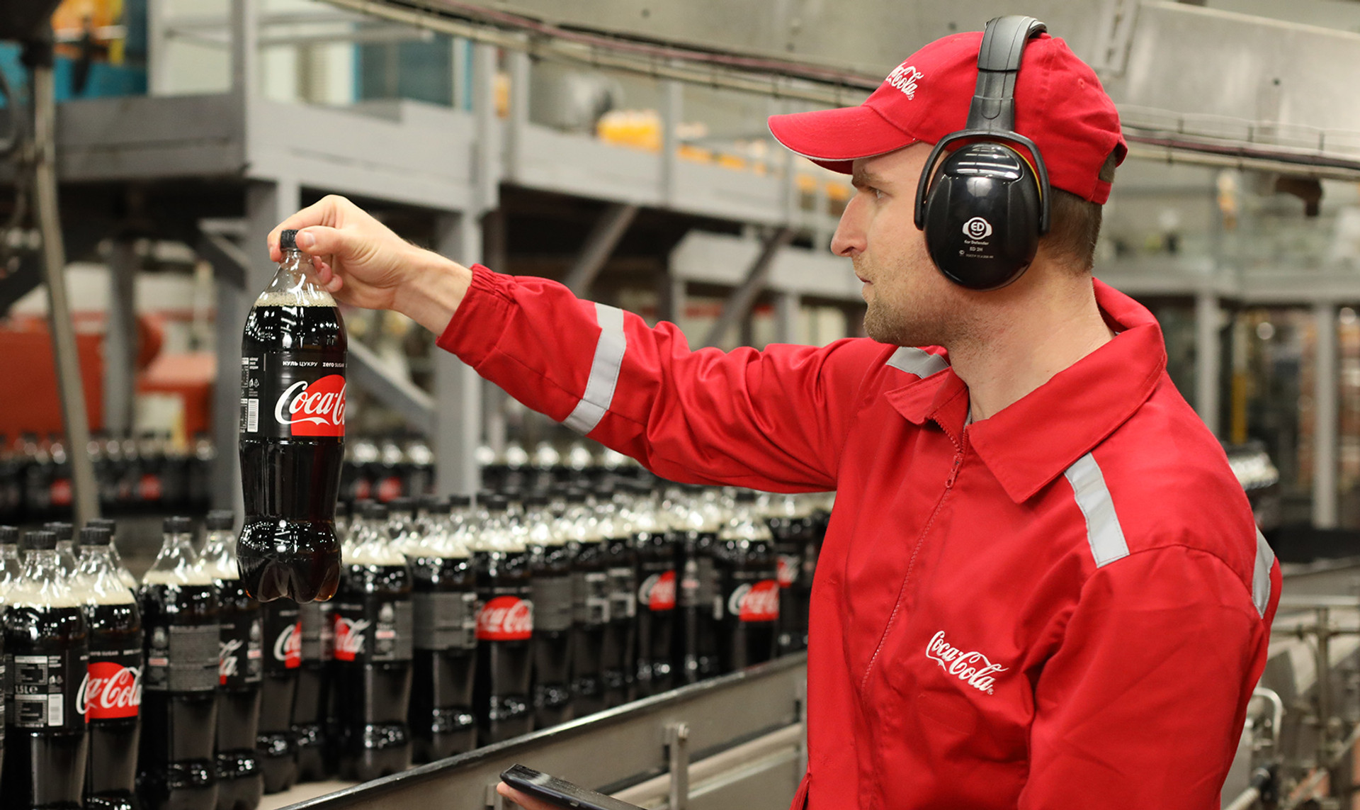 Coca-Сola — більше, ніж бізнес. Вплив компанії на економіку і суспільство України