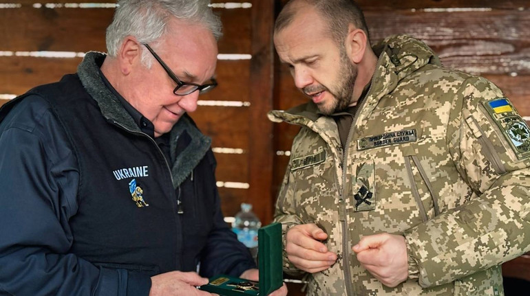 Баффет побував на кордоні України: у ДПСУ повідомили, що з ним обговорили