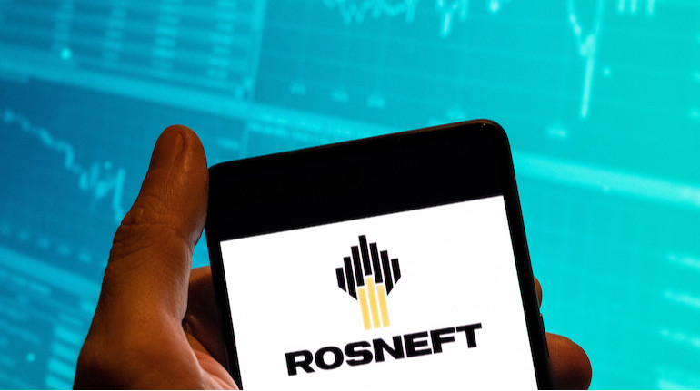 Роснефть признала, что ее прибыль обвалилась, и засекретила данные о денежных потоках