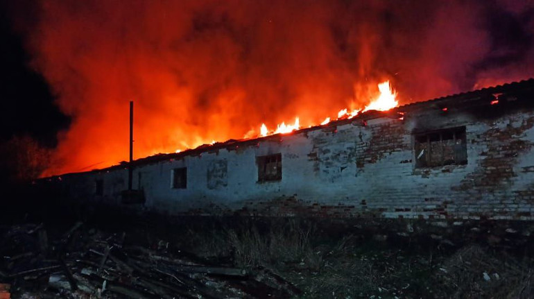 В Черкасской области атака РФ повредила линию электропередач, дома и фермерское хозяйство