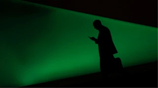 После отключений интернета в Москве выросли продажи пейджеров и бумажных карт