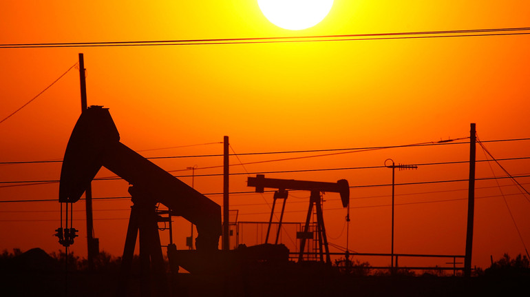 Ціни на нафту знизилися завдяки запасам у США та стабілізації видобутку в Лівії