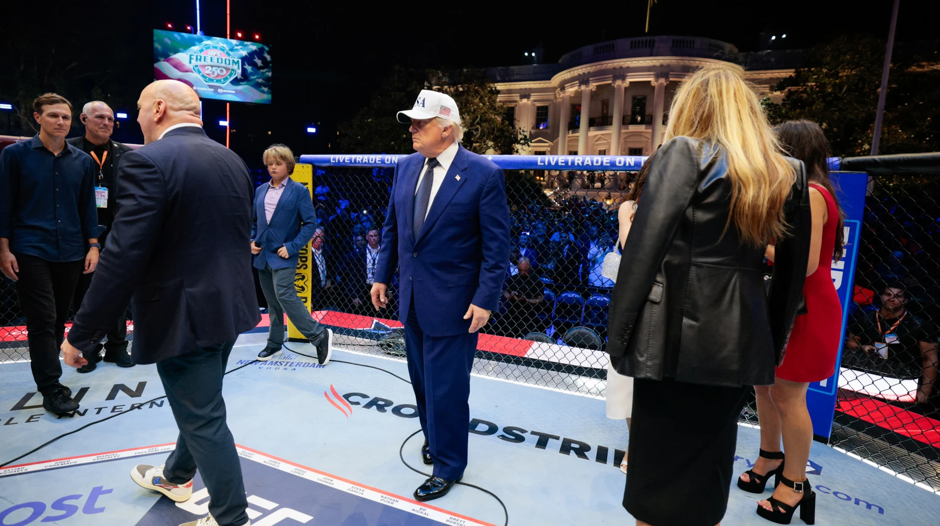 Дорогий ювіляр: на 80-ліття Трампа в Білому домі провели турнір UFC за 60 мільйонів доларів