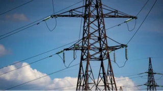 Через обстріли частково знеструмлені п'ять областей України