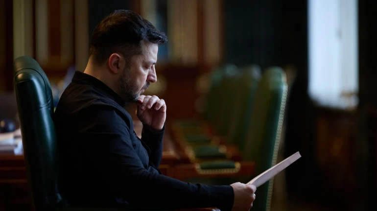 Військовий збір на три роки після війни: Зеленський підписав законопроєкт