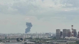 В районе Московского НПЗ произошёл пожар после атаки беспилотников на город