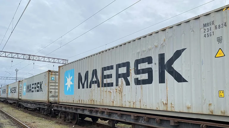 Maersk відправлятиме контейнери для України залізницею з румунської Констанци