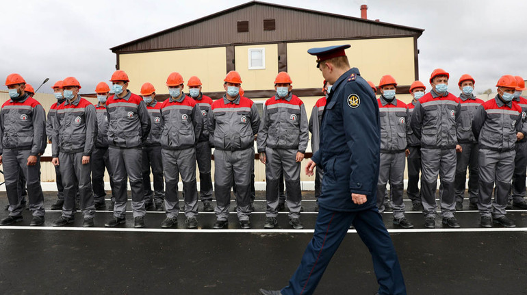 В России заключенные уже получают в полтора раза больше учителей