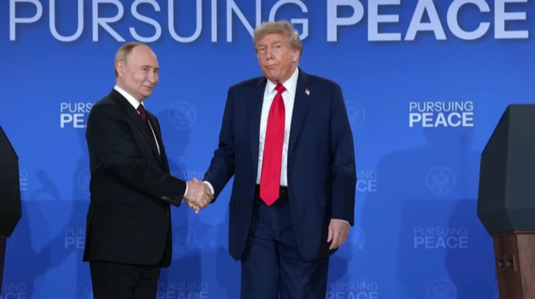 Трамп каже, що відклав санкції проти Росії після переговорів з Путіним