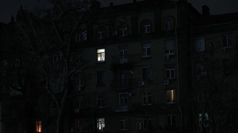 Частині Дніпра повернули світло після кількох днів блекауту