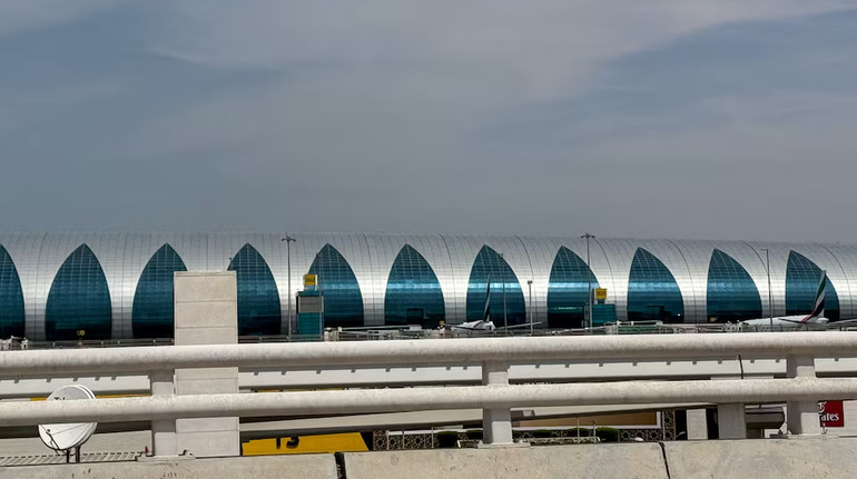 Дроны Ирана ударили рядом с аэропортом Дубая