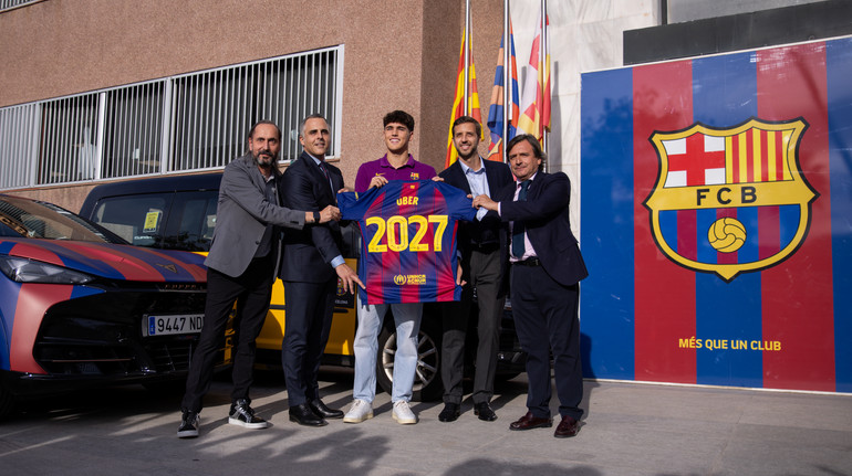 ФК Barcelona подписал спонсорское соглашение с Uber: клуб заработает 3 миллиона евро