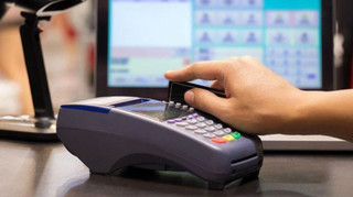 Офіційні розрахунки у 2025 році зросли майже на третину – податкова