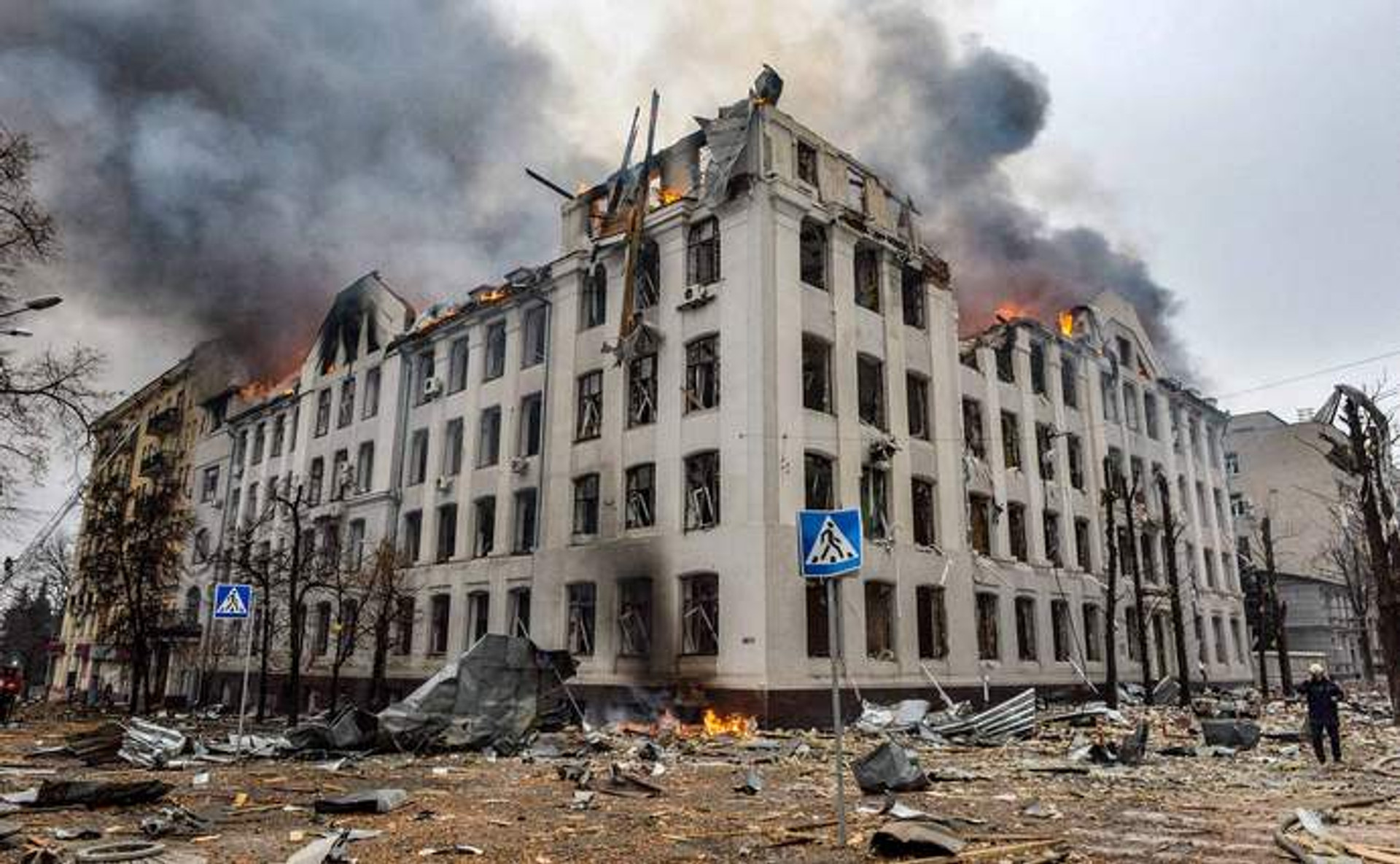 5 відповідей про економіку на війні: курс гривні, банки, сума збитків