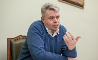 Дмитро Сологуб: Ніхто ж не виходить на вулицю тільки в штанях, тому що йому так подобається