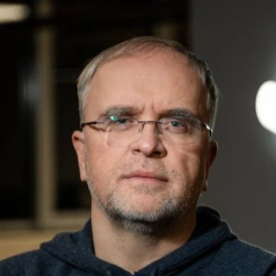 Олександр Комаров