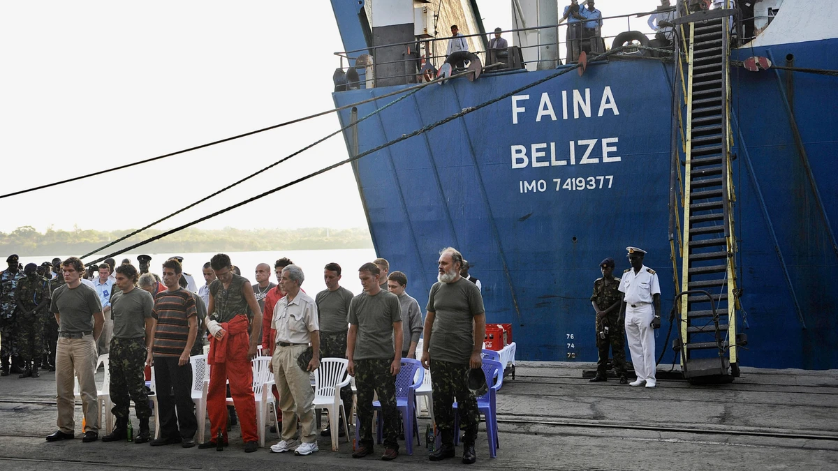 Судно MV Faina с украинцами на борту более четырёх месяцев находилось в плену у пиратов, 12 февраля 2009 года
