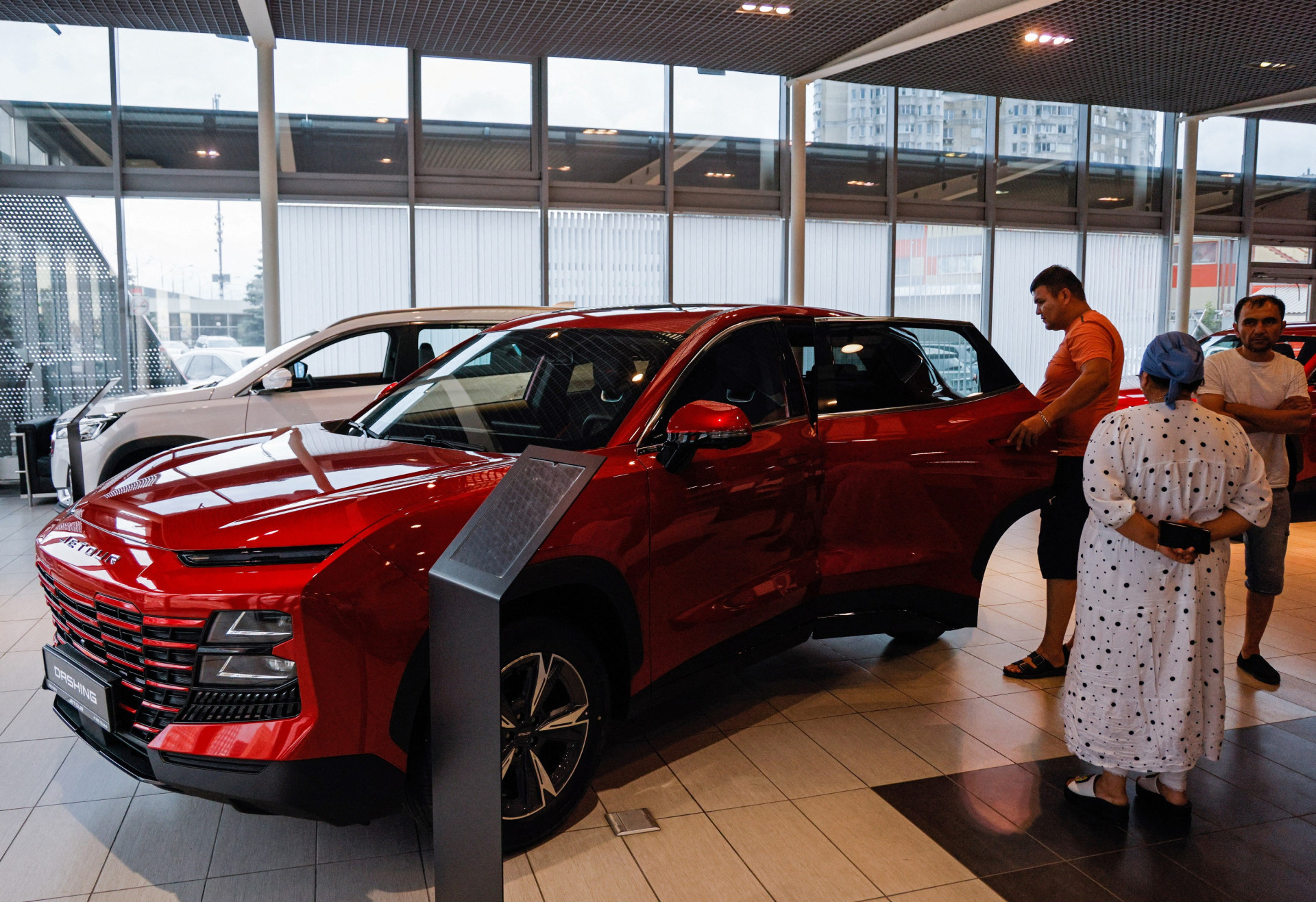 Кросовер Jetour Dashing у салоні в підмосковних Люберцях, липень 2023 року