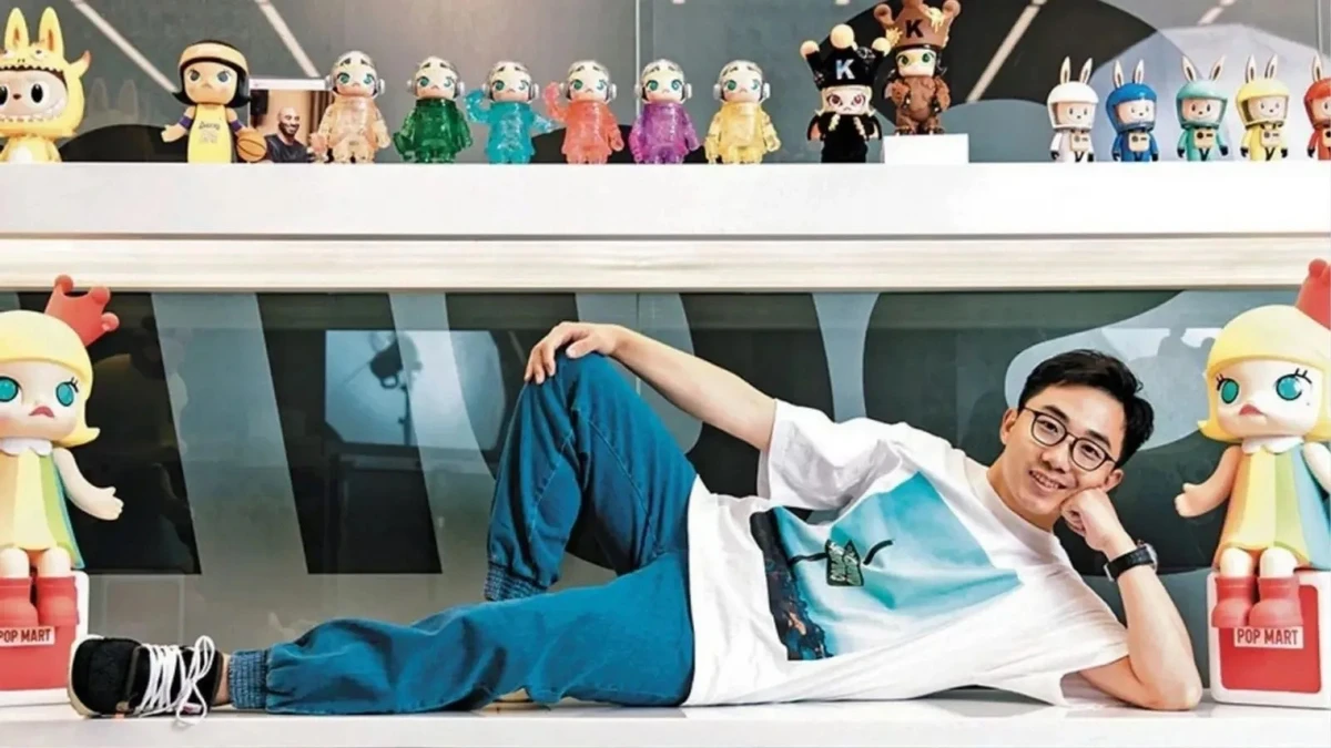 Благодаря стремительному росту популярности игрушек Labubu состояние основателя Pop Mart превысило 20 млрд долл.