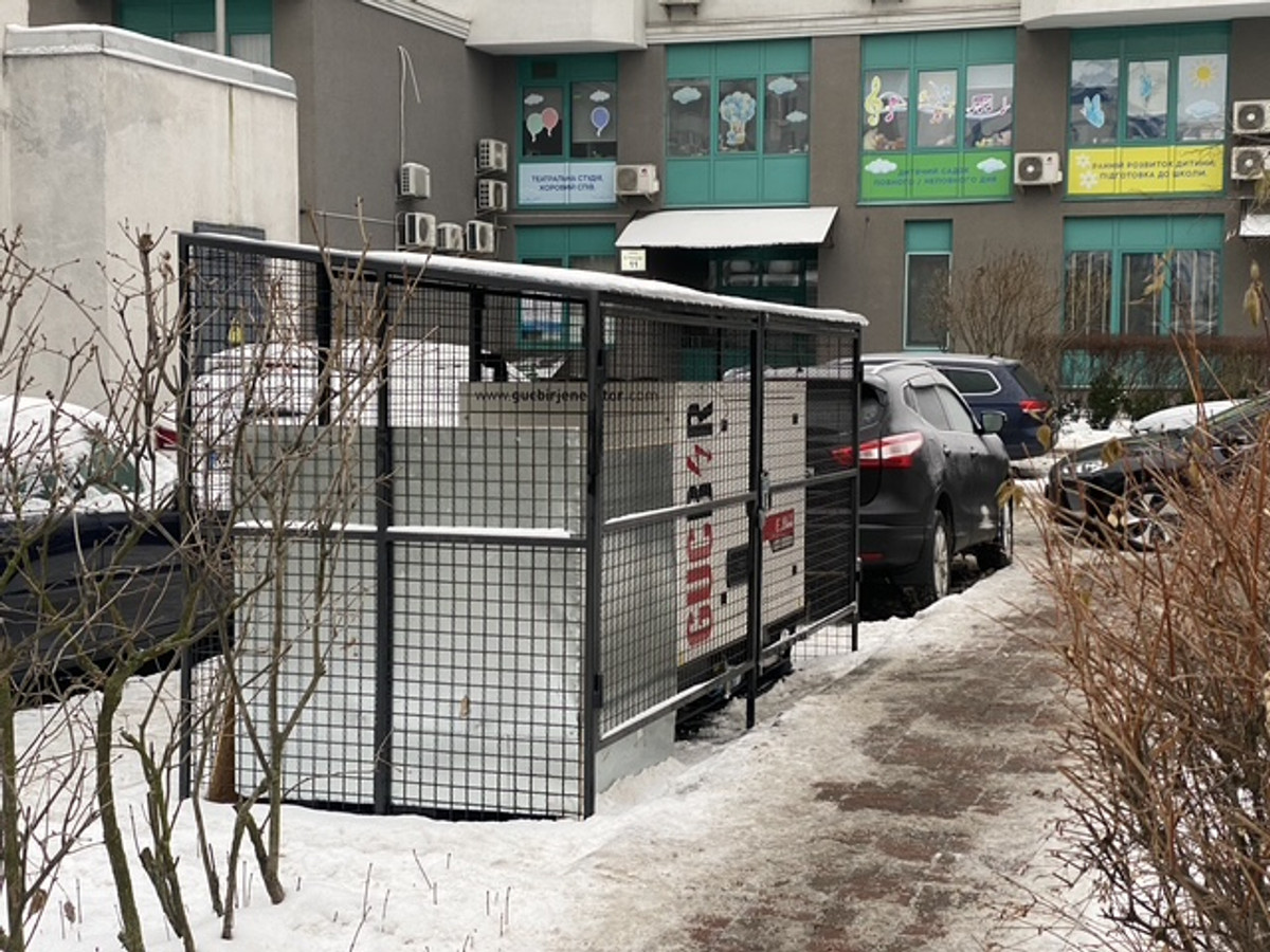 Генератор живить системи життєзабезпечення будинку під час відключень електроенергії