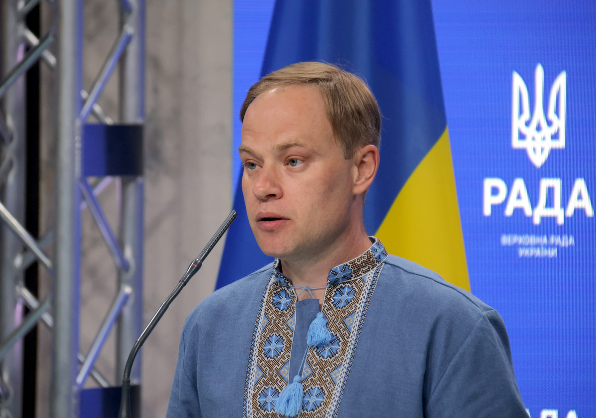 Ярослав Юрчишин пропонує віковий ценз 15+ із верифікацією соцмережами віку через Дію або BankID, але визнає – готового законопроєкту ще немає