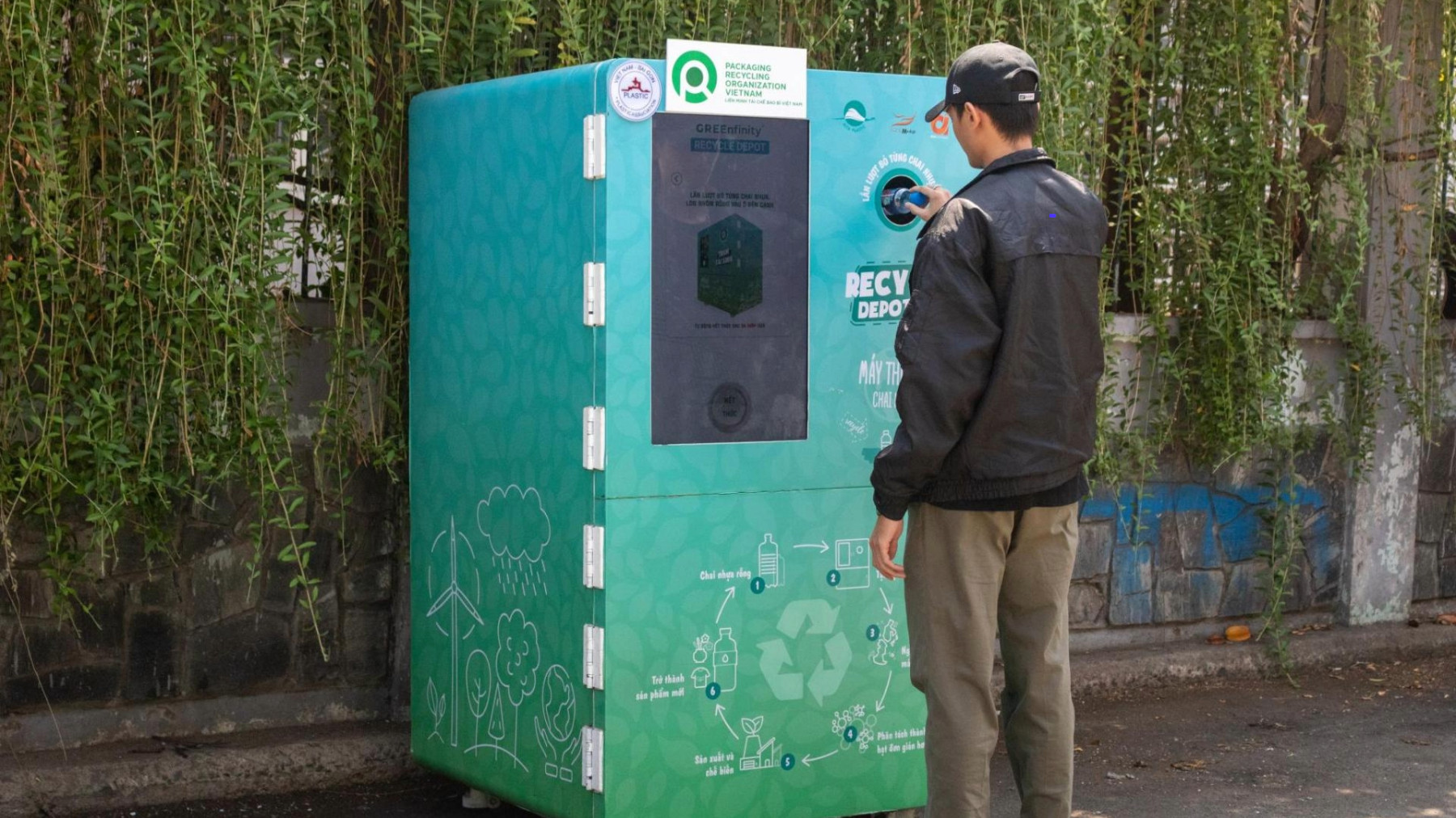 Завдяки NUC ASUS система Alta Media Recycling Depot розпізнає та сортує відходи