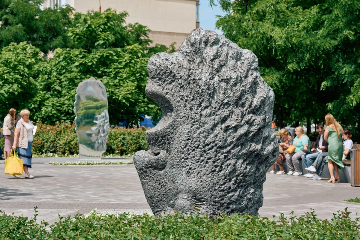 Артоб’єкт Усвідомлення в Оболонському районі Києва