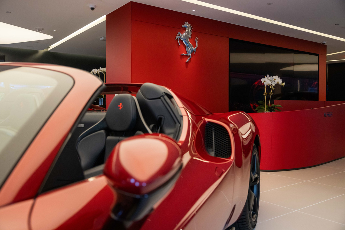 Ferrari повысит цены на некоторые модели до 10% в ответ на пошлины Трама