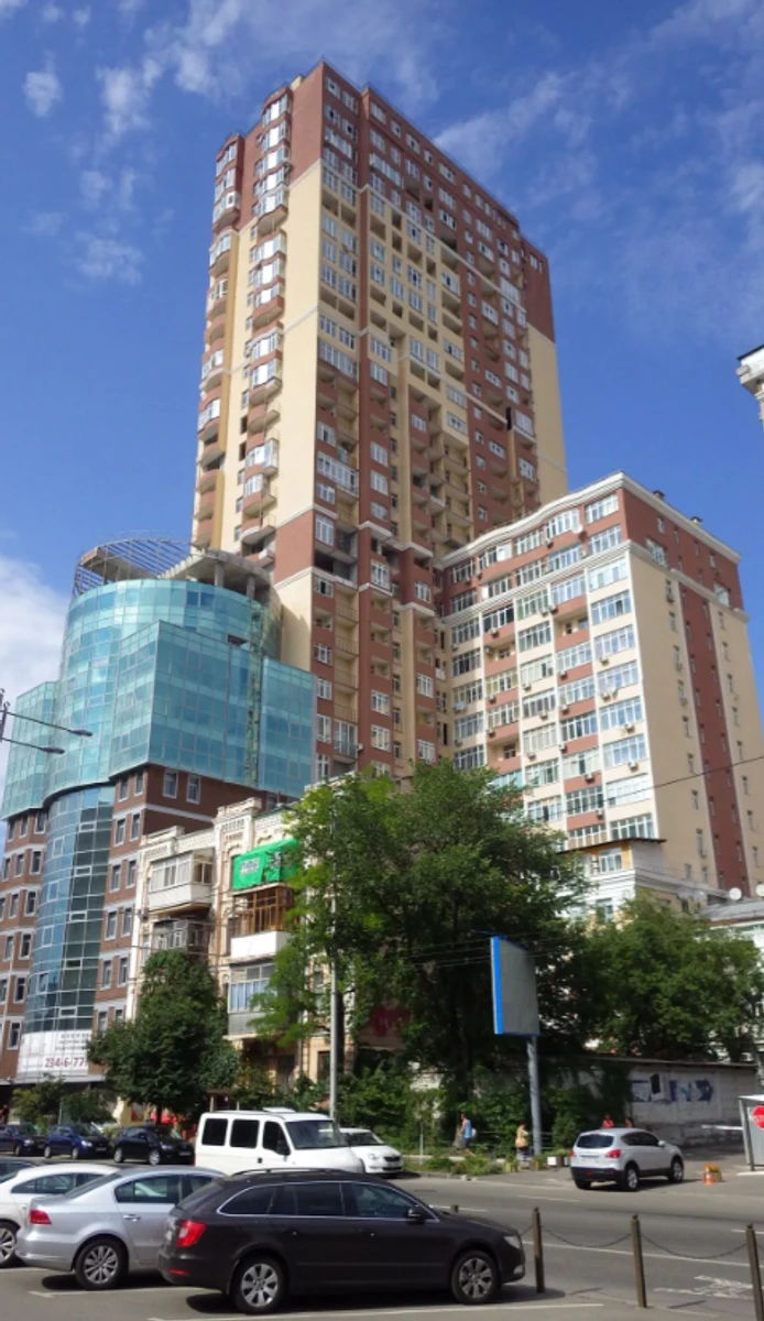 Житловий комплекс “Елегант” на вулиці Жилянській