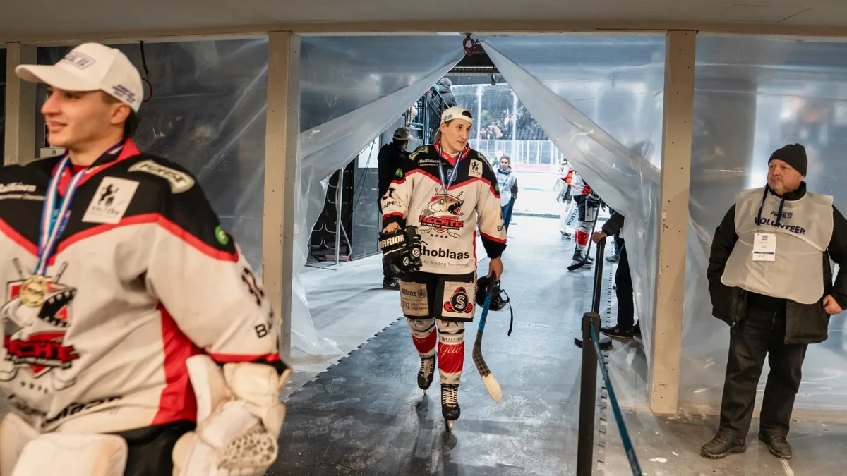 Хокеїсти тестують лід на арені Santa Giulia Arena, січень 2026 року