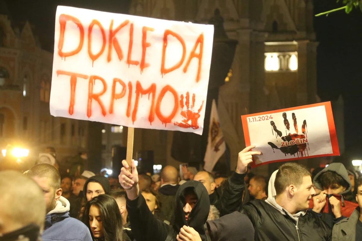 Трагедия в Новом Саде спровоцировала масштабные протесты, которые стали для Вучича самым большим испытанием за все годы пребывания у власти