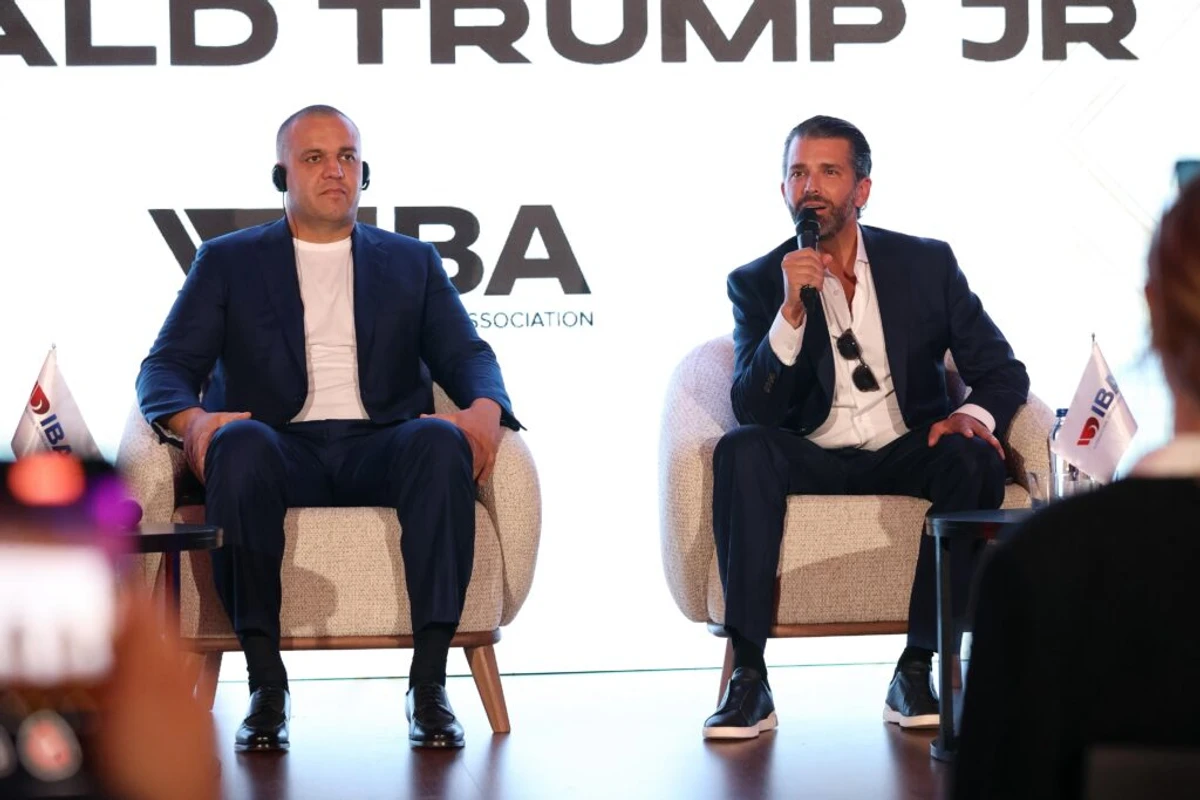Кремльов і Трамп-молодший на конференції IBA в Стамбулі, вересень 2025 року