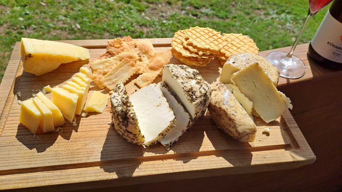 Сыры фермерского хозяйства Розенталь изготовлены из непастеризованного молока