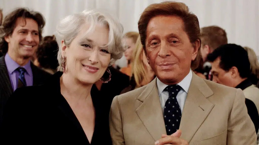 Валентино и Мерил Стрип в образе Миранды Пристли на съемках фильма Дьявол носит Prada