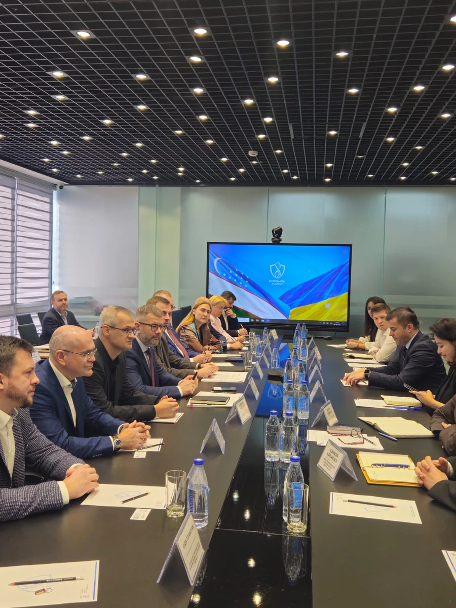 Украинская делегация во время рабочего визита в Узбекистан, фото ФРУ