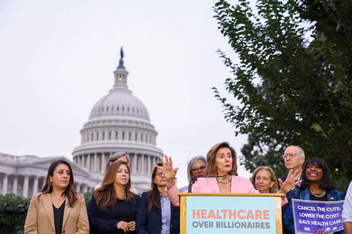 Демократы требуют продлить субсидии на здравоохранение